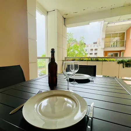 Shelter - City, Terrasse, Wifi, Netflix 公寓