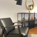דירה Shelter - City, Terrasse, Wifi, Netflix קולומייר